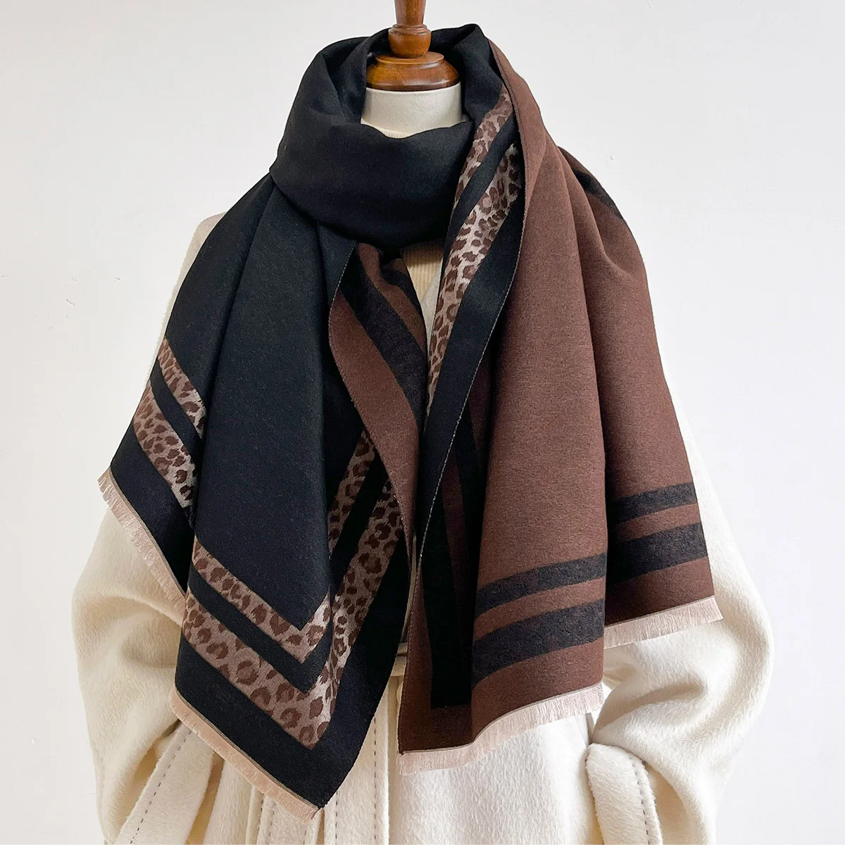 冬用、リバーシブル、暖かい、大判ショール、無地、厚手のパシュ - Woven Scarf Blanket のレビューと価格