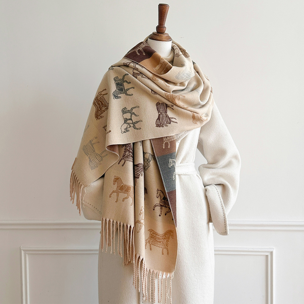 冬用スカーフ、女性用、高級感のある馬柄、エレガントなショール - Woven Scarf Blanket のレビューと価格